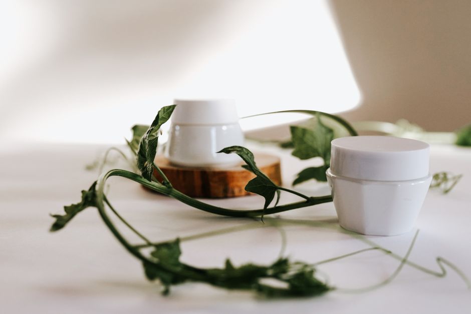 Organic face cream (natural cosmetics)