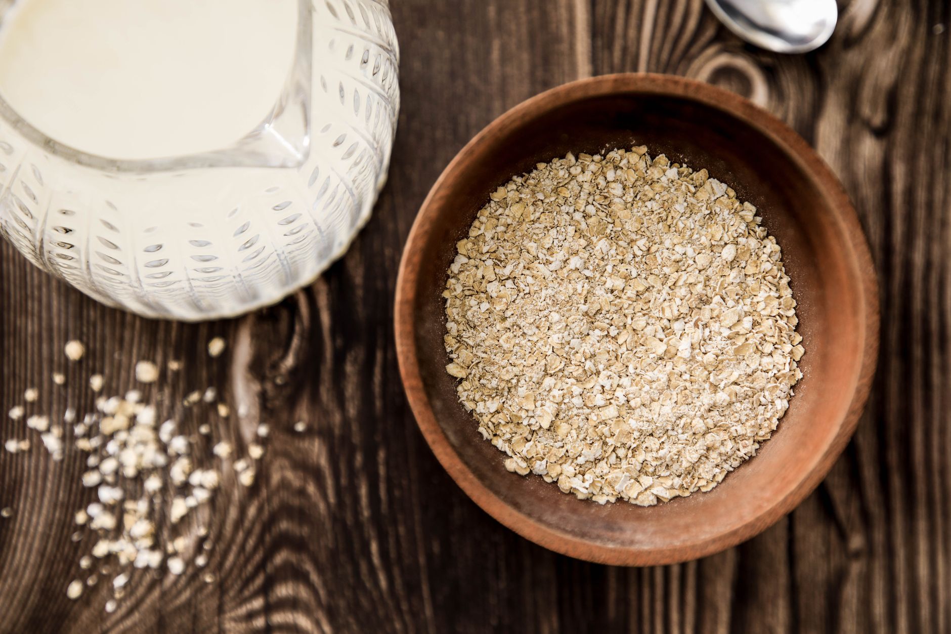 Haferflocken in einer Schale als Zutat